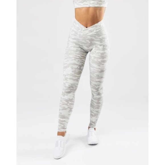 Alphalete Surface Power Leggings in Silver Camo - Picture 1 of 2